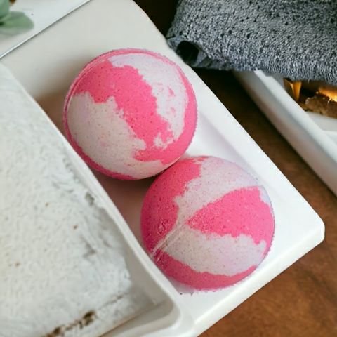Pink apple & vanilla bath bomb